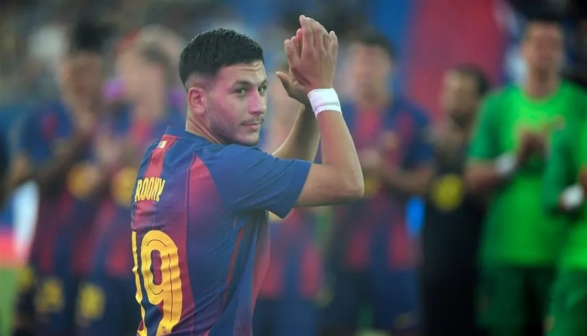 فليك يفتح باب الرحيل.. برشلونة يخطط لإعارة موهبته السويدية ودورتموند يترقب