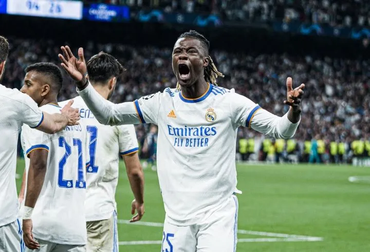 مقابل 50 مليون يورو.. ريال مدريد يفتح الباب لرحيل كامافينجا وليفربول الأقرب