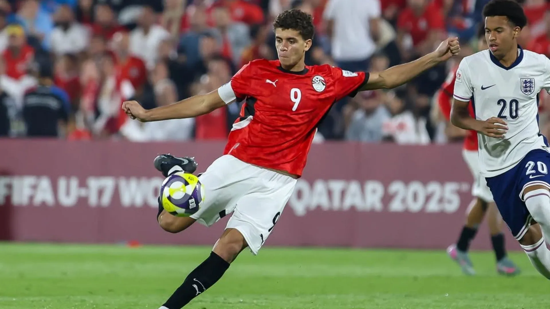 برشلونة يقدم عرضا جديدا لحمزة عبد الكريم خلال أسبوع.. القصة الكاملة لمفاوضات الأهلي